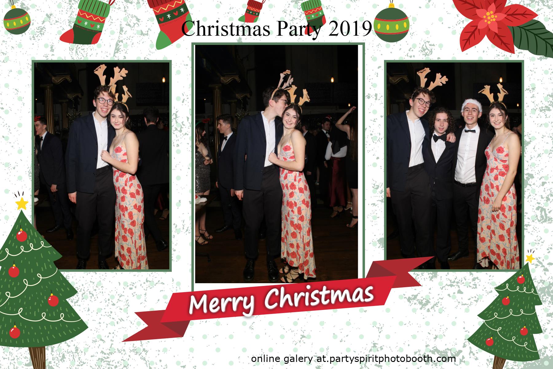 Christmas Party | View more photos from the event at gallery.partyspiritphotobooth.com/u/PartySpiritPhotoBooth/Christmas-Party-0